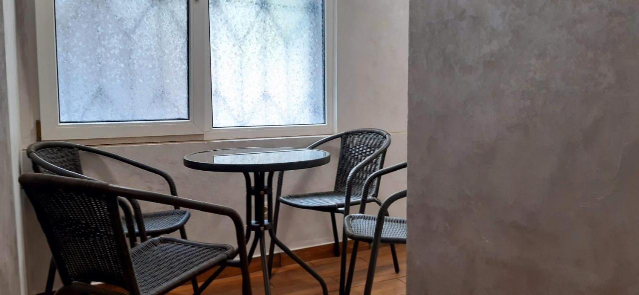 Ferienwohnung Греческая / Дерибасовская Odessa Exterior foto