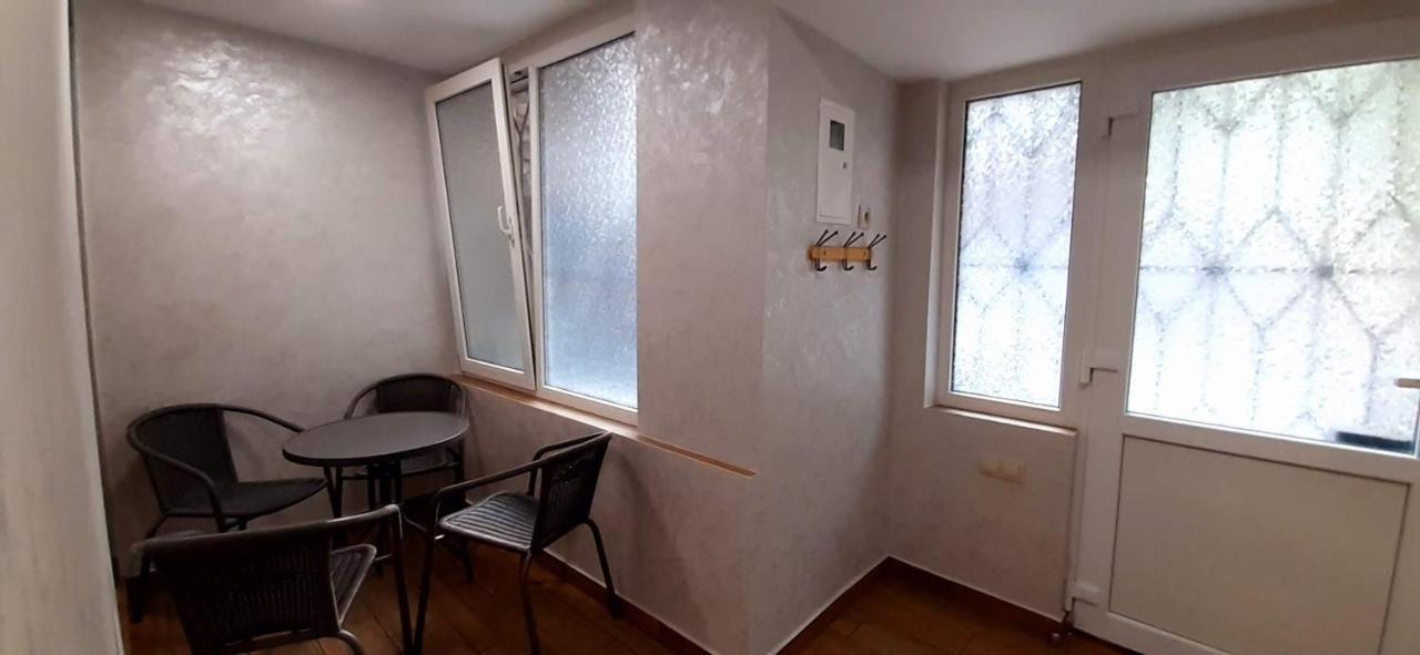 Ferienwohnung Греческая / Дерибасовская Odessa Exterior foto